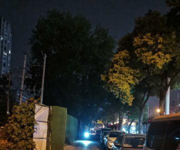 巨龙大道主干道这一段路灯缺失